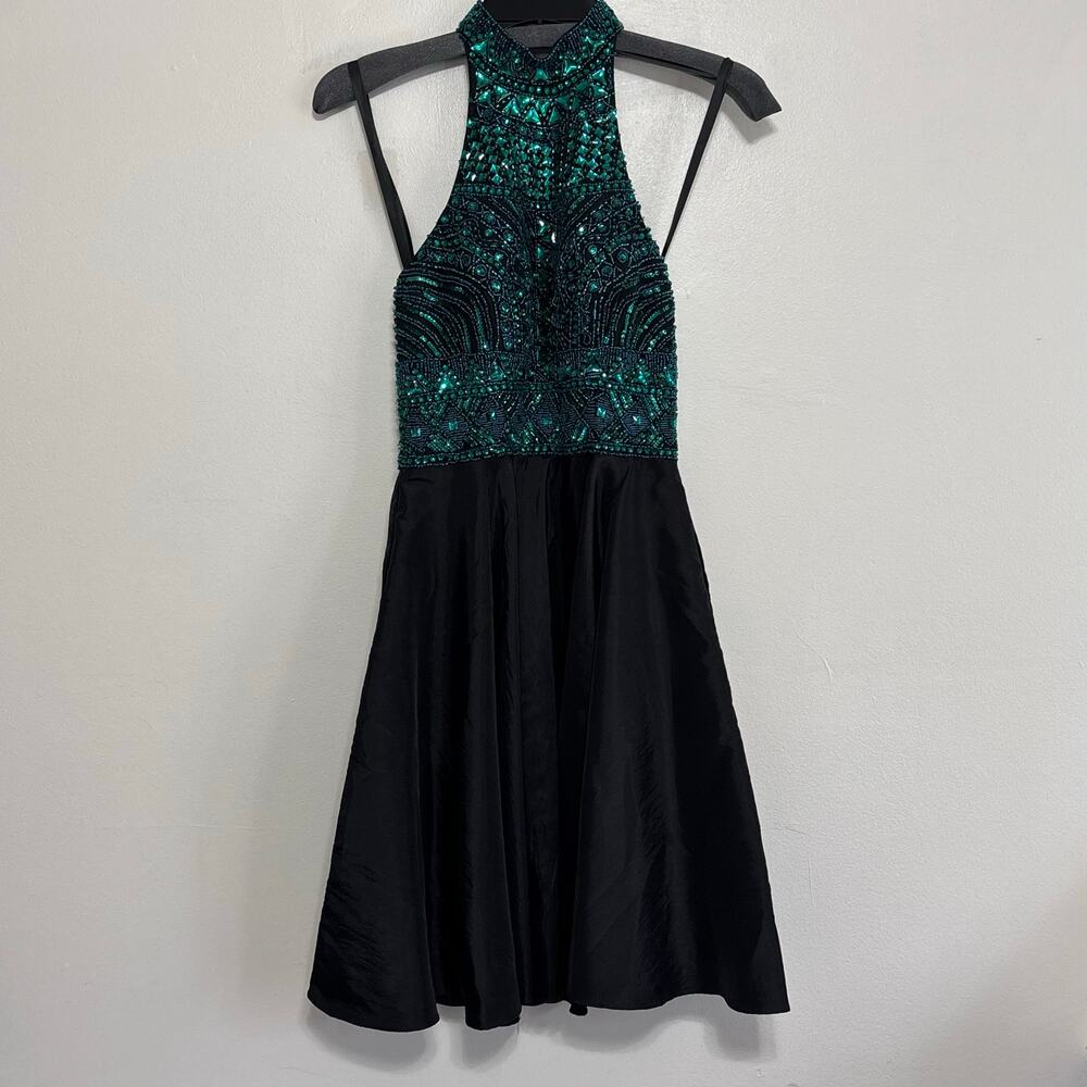 Milano Formals Emerald Green Sequin Halter Prom Gown Size 2